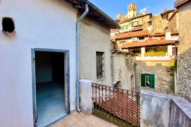 Duplex for sale in Piazza Mauro, Dolceacqua, Imperia, Liguria, Italy