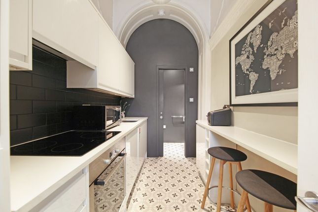 13 Hertford Street, London photo 3