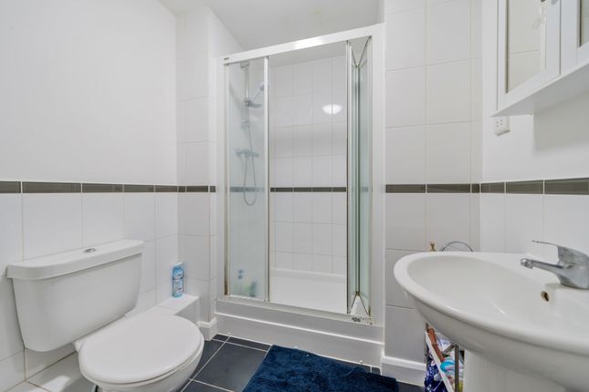 Flat for sale in Leander Way, Oxford, Oxfordshire