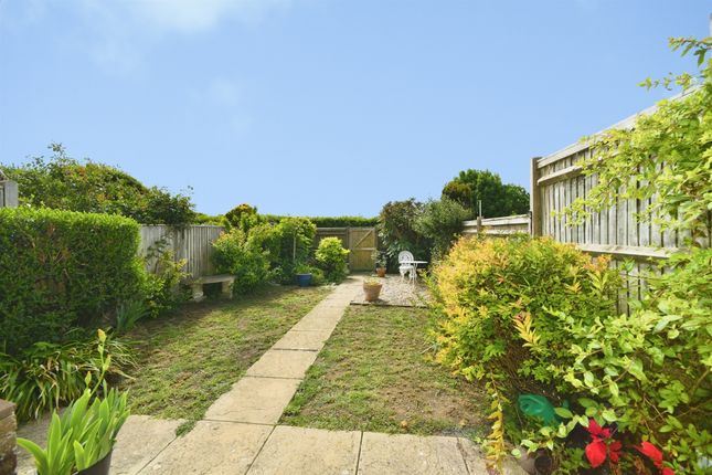 9, Burnes Vale, Brighton photo 2