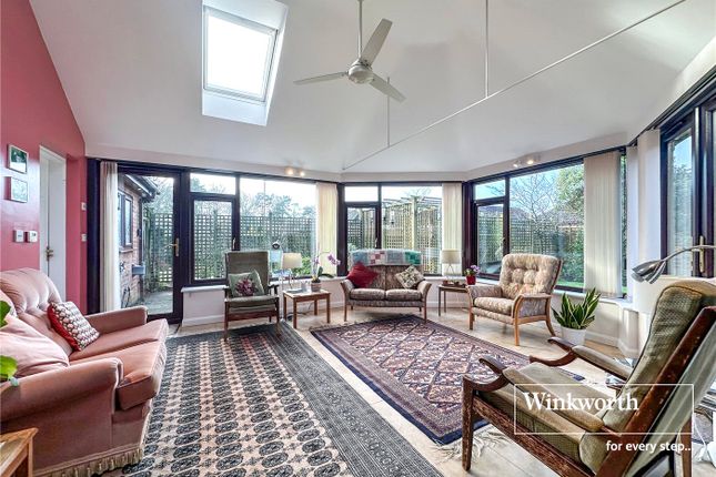 7, Webbs Way, Ringwood photo 3