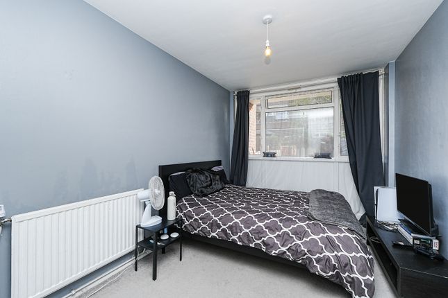 108, Gavestone Road, London photo 4