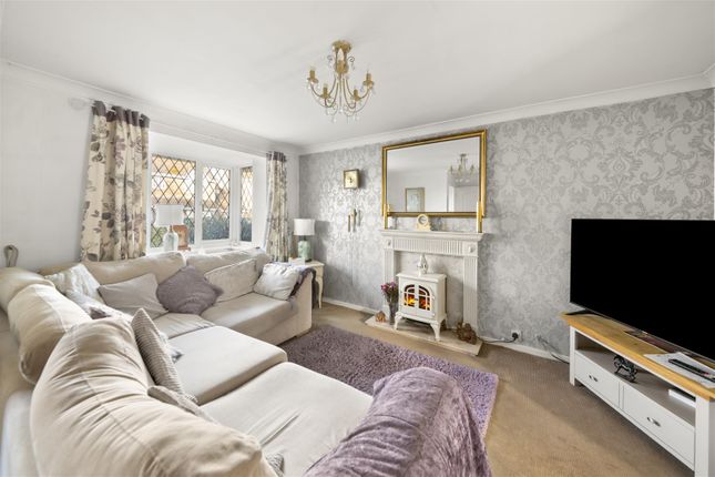 8, Cousins Close, West Drayton photo 2