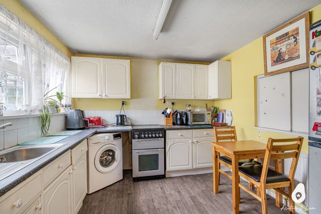 52 Birch Road, Ambrosden, Oxfordshire photo 2