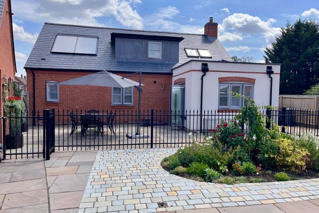 1, Oval Way, Melton mowbray photo 2