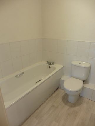 6, Chamberlain Gardens, Stockport photo 2