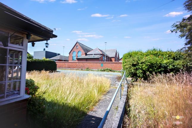 1, Noddfa Court, Wrexham photo 4