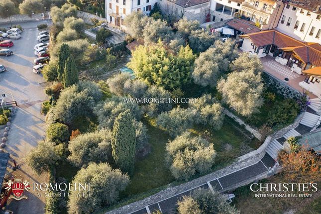 Villa for sale in Lake Garda, Lombardy, Italy