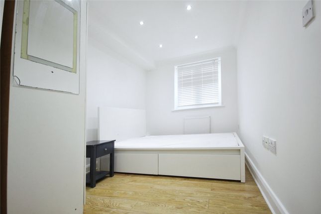 Flat 17 Rivington Court,, St. Mark's Place, Dagenham photo 4