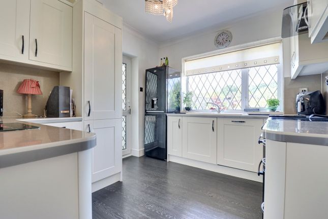 4, Redricks Lane, Sawbridgeworth photo 2