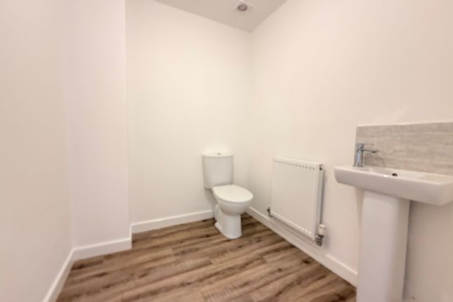 37, SUTTON-IN-ASHFIELD photo 5