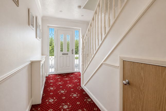2, Woodstock Crescent, Hockle photo 3