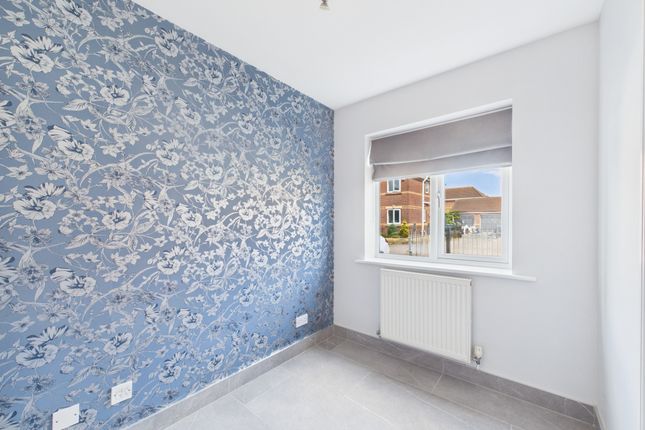 35, Cleeve Road, Hull photo 3