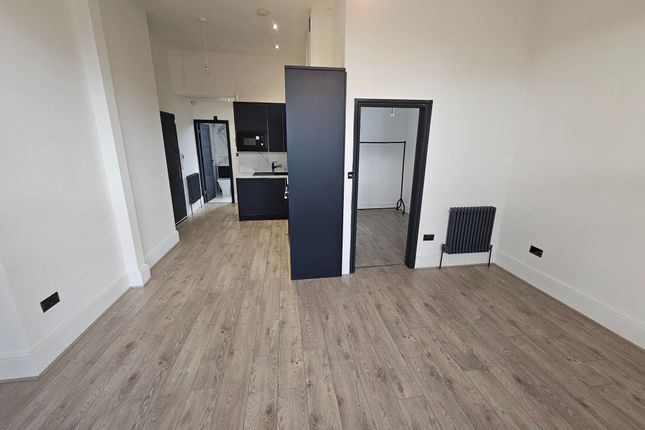 Flat 4, 140 Eccles Old Road, Salford photo 5