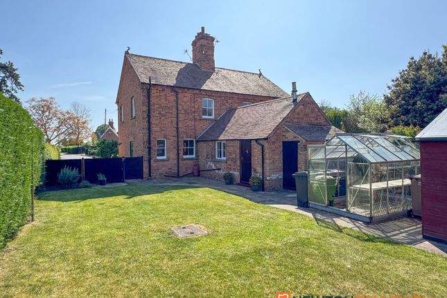 1 Hall Farm Cottage, Lincoln photo 3