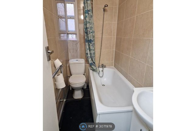 Flat, Park West Edgware Road, London photo 5
