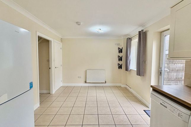 7, Poplars Grove, Lincoln photo 4