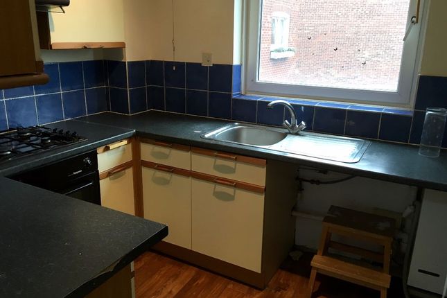 65 St Lukes Close, South Norwood photo 4