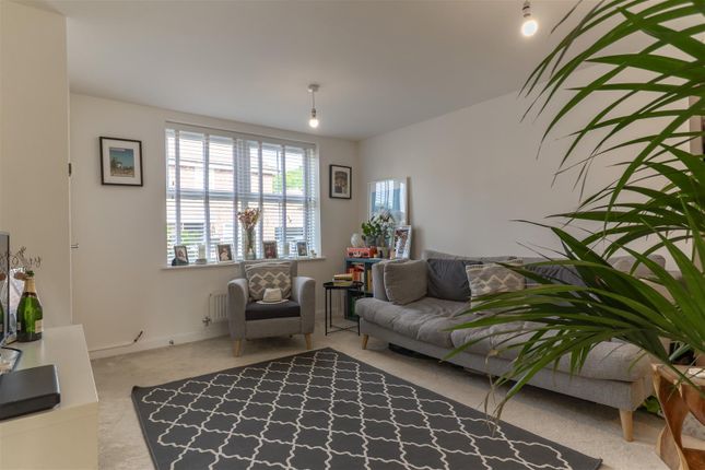 7, Blue Pool Vale, Southam photo 4