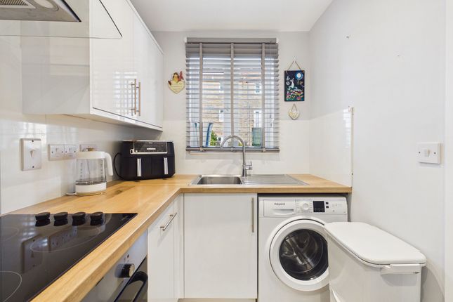 21, Bishops Drive, Copplestone, EX17 photo 3