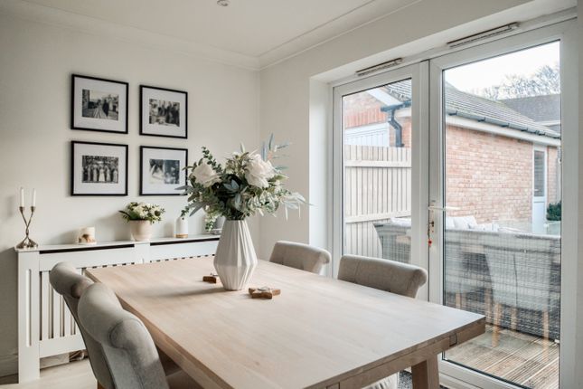 20, Longfellow Road, Stratford-upon-Avon photo 2