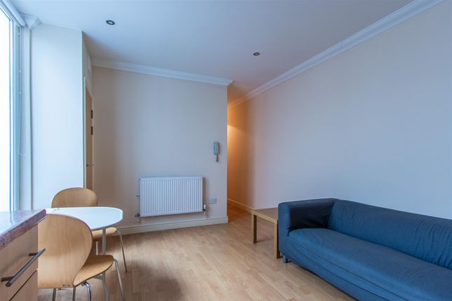 Flat 2, 84, Connaught Road, Cardiff photo 4