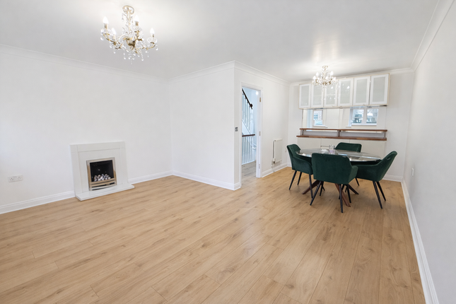 6, Healy Drive, Orpington photo 3