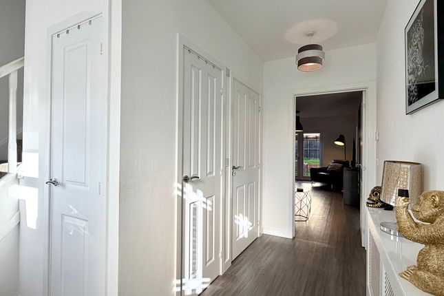 24 Fieldmouse Way, Glasgow photo 2