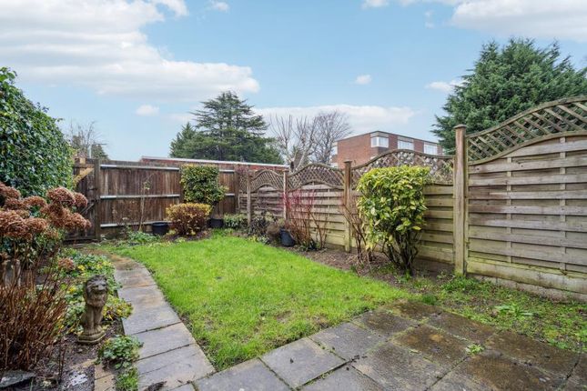 10, Dormans Close, Northwood photo 4