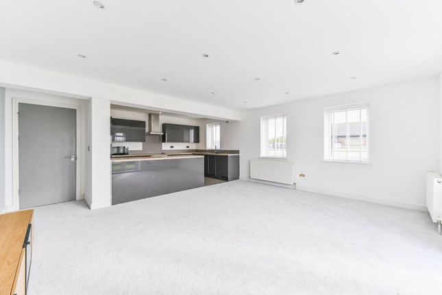 Thumbnail Flat for sale in Suffolk Road, South Norwood, London