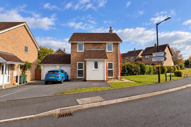 3-bed detached on The Perrings, Nailsea, £400,000