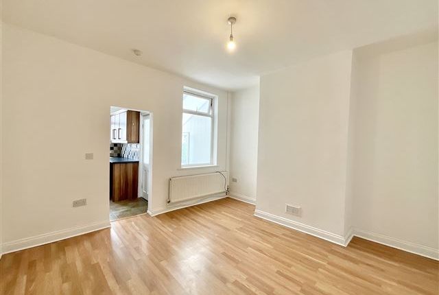 7, Hague Avenue Renishaw, Sheffield photo 4