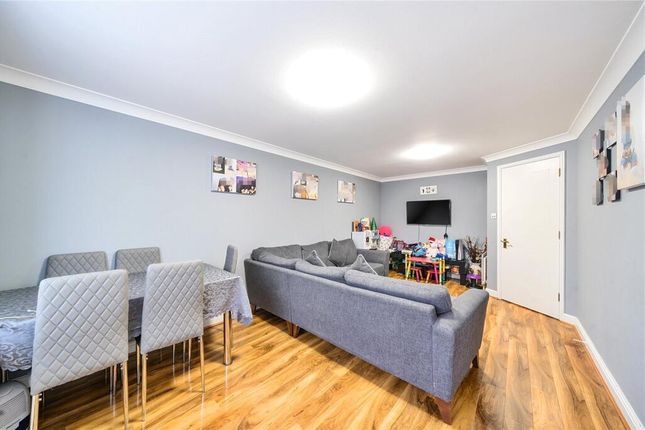Flat 1, Sandringham Court, Priory Field Drive, Edgware photo 2
