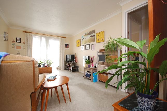 Flat for sale in Oakland Court, Kings Road, Herne Bay