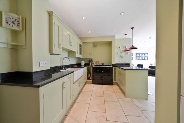 24, High Park Road, Farnham photo 4