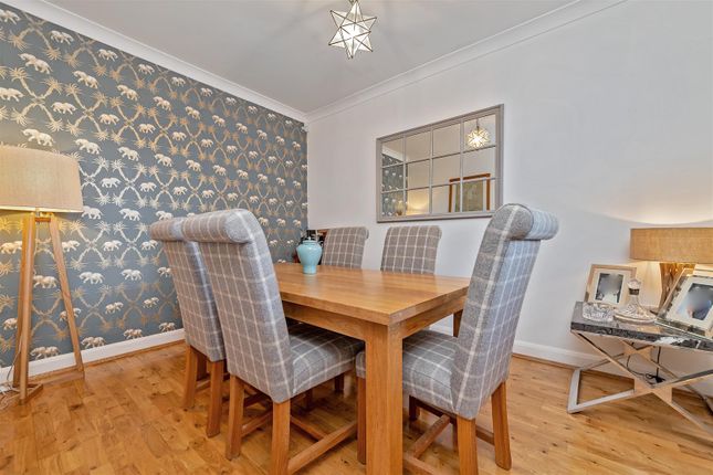4, Hilltop Walk, Harpenden photo 4