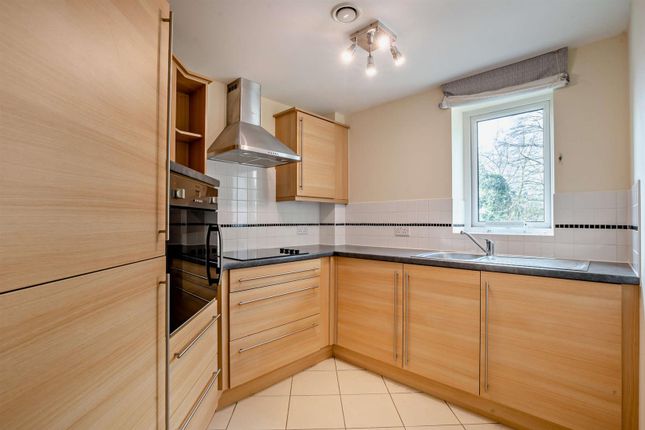 36 Oakfield Court, Crofts Bank Road, Manchester photo 4