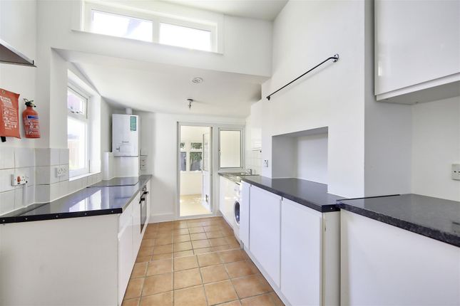 22, Undine Street, London photo 4