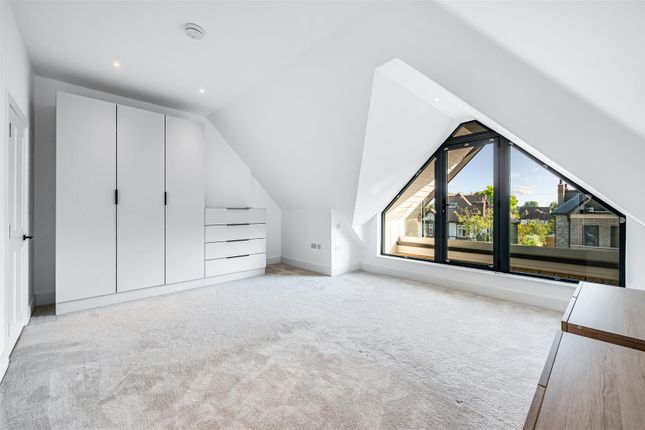 8, 19, Creswick Road, London photo 4