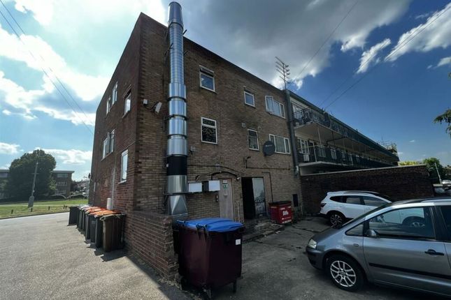 Thumbnail Flat for sale in Downs View, Mayfield Road, Dunstable