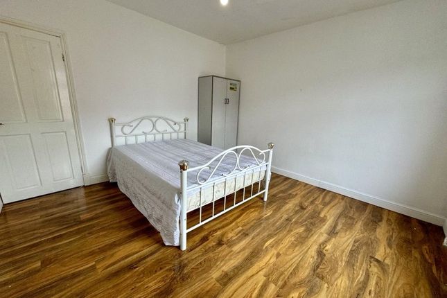 106, Knighton Fields Road West, Leicester photo 5
