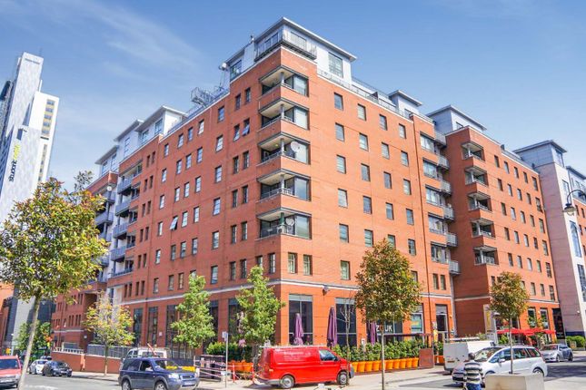 2-bed flat on 98, The Quadrangle, Southern Gateway, £190,000