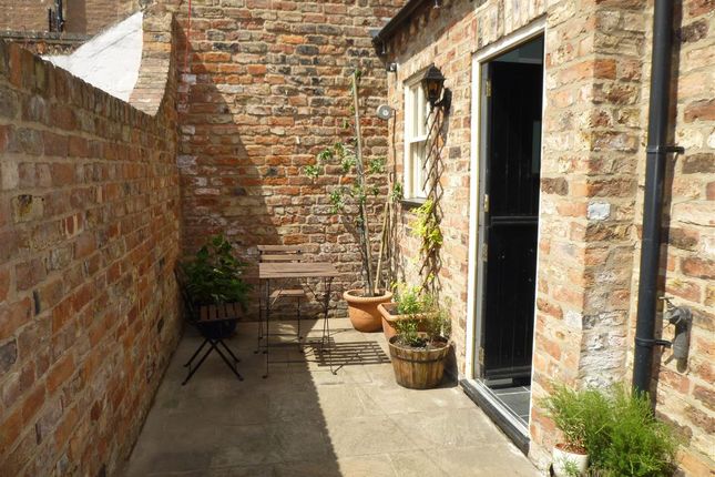 2 Bed Terraced House For Sale In Ash Street Poppleton Road York