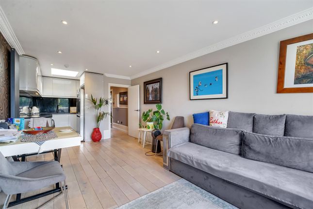 27, Centurion Close, London photo 4