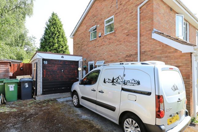 16, Northover Close, Wolverhampton photo 4