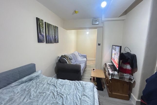 1 Bedroom Studio For Rent In N15