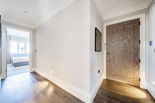 27, Elizabeth Grove, Bushey photo 4