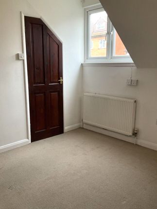 Cottage to rent in Thorpe Street, Raunds, Wellingborough