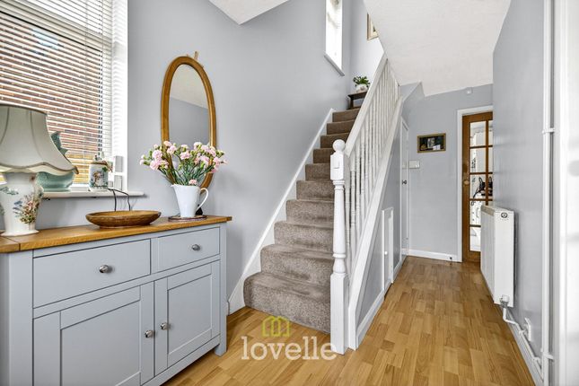 17 Summerfield Avenue, Grimsby photo 4
