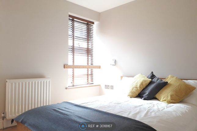 Ferdinand Street, Flat, London photo 5
